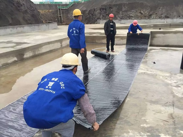 自粘防水卷材施工溫度不應(yīng)該低于什么？